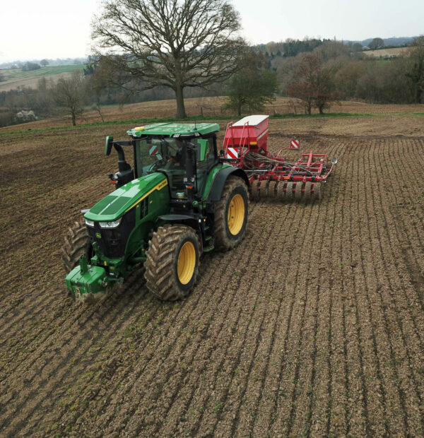 John Deere tractor seed drilling with Horsch drill